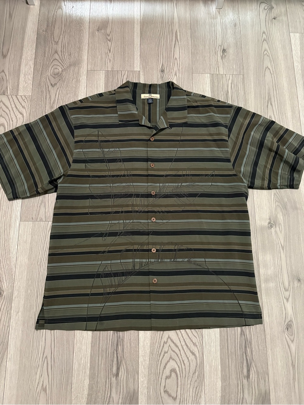 Tommy Bahama 100% Silk Green Stripe Button Down Size XL